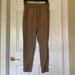 Athleta Camden jogger. Tan/khaki. Size 8.
